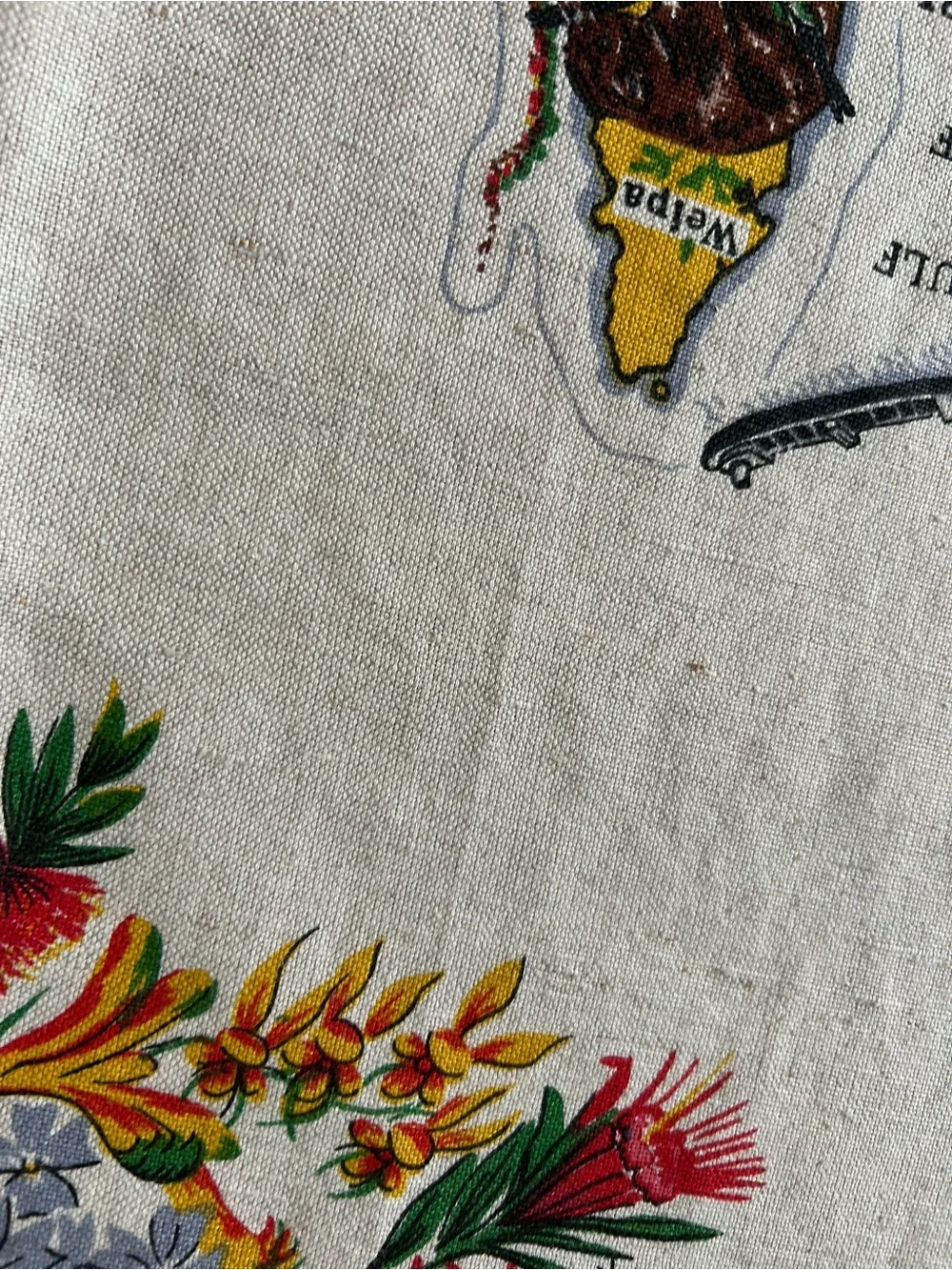 Leil Linen Vintage Australia Map Tapestry with Floral Border Kangaroo Kookaburra